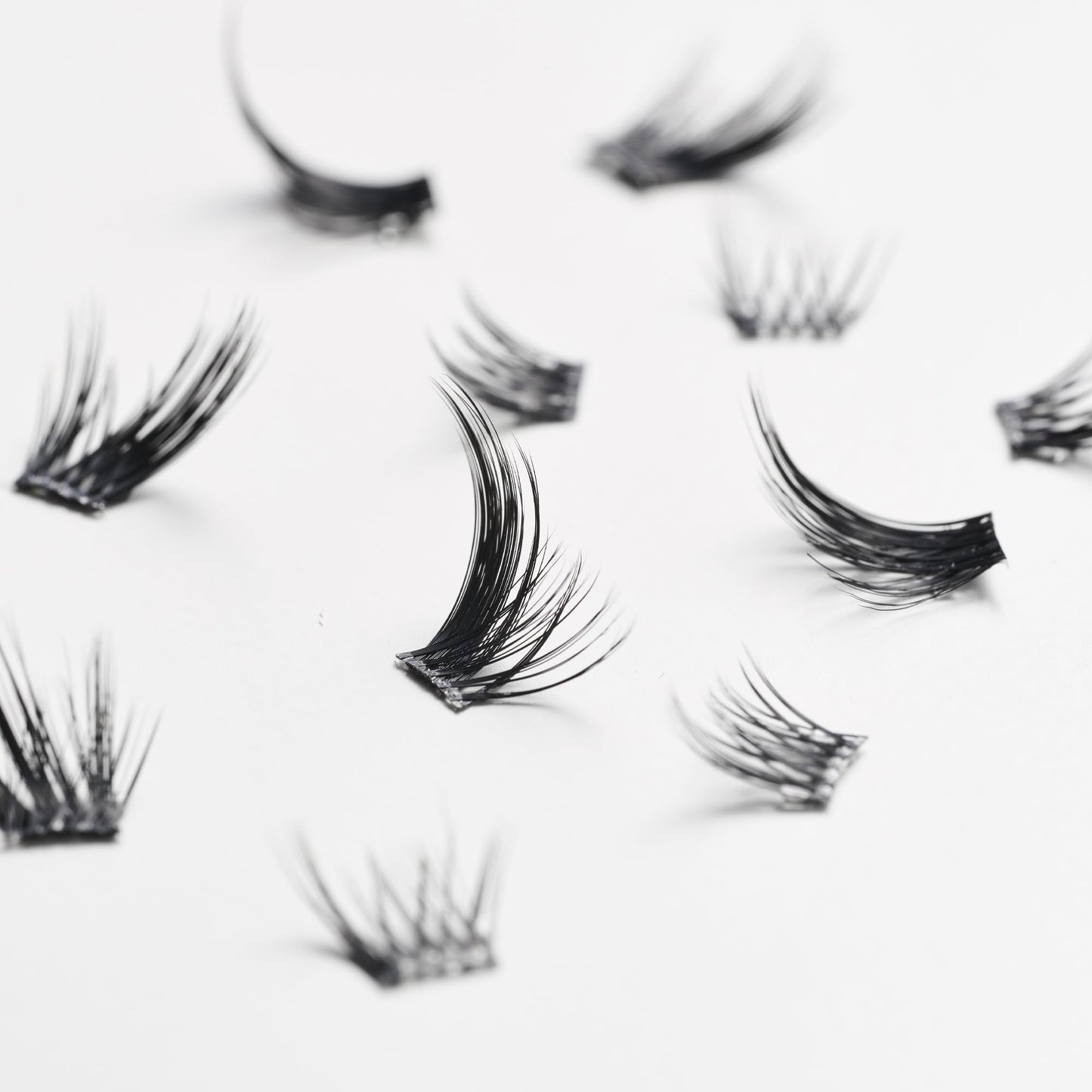 Lilly Lashes Self-Adhesive Edgy Accents Lash Clusters – Pre-Glued Clear-Band False Lashes, 24 Hr Hold