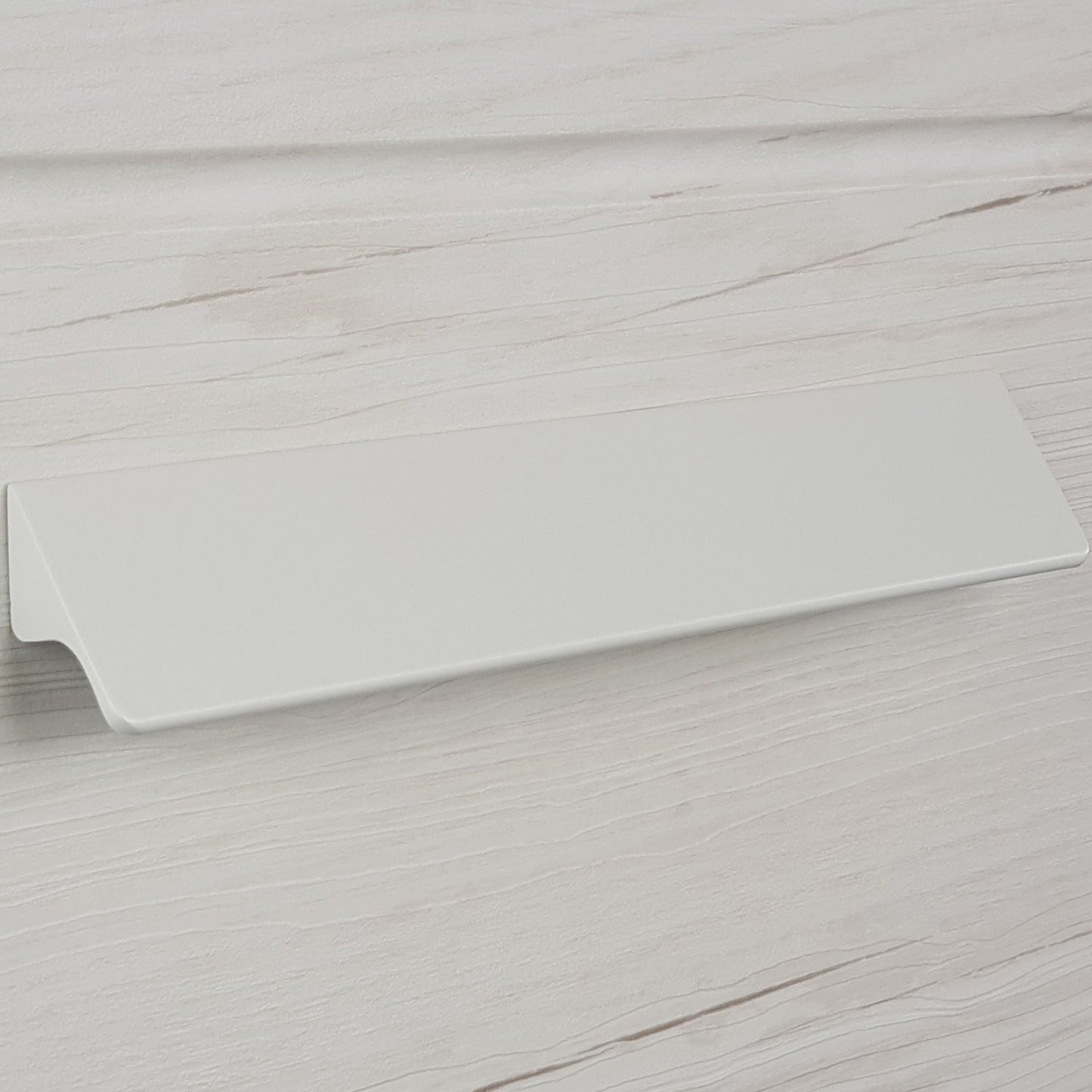 M4TEC Bar Pull Handle White Door, Drawer & Cupboard VE8 Dalry Series