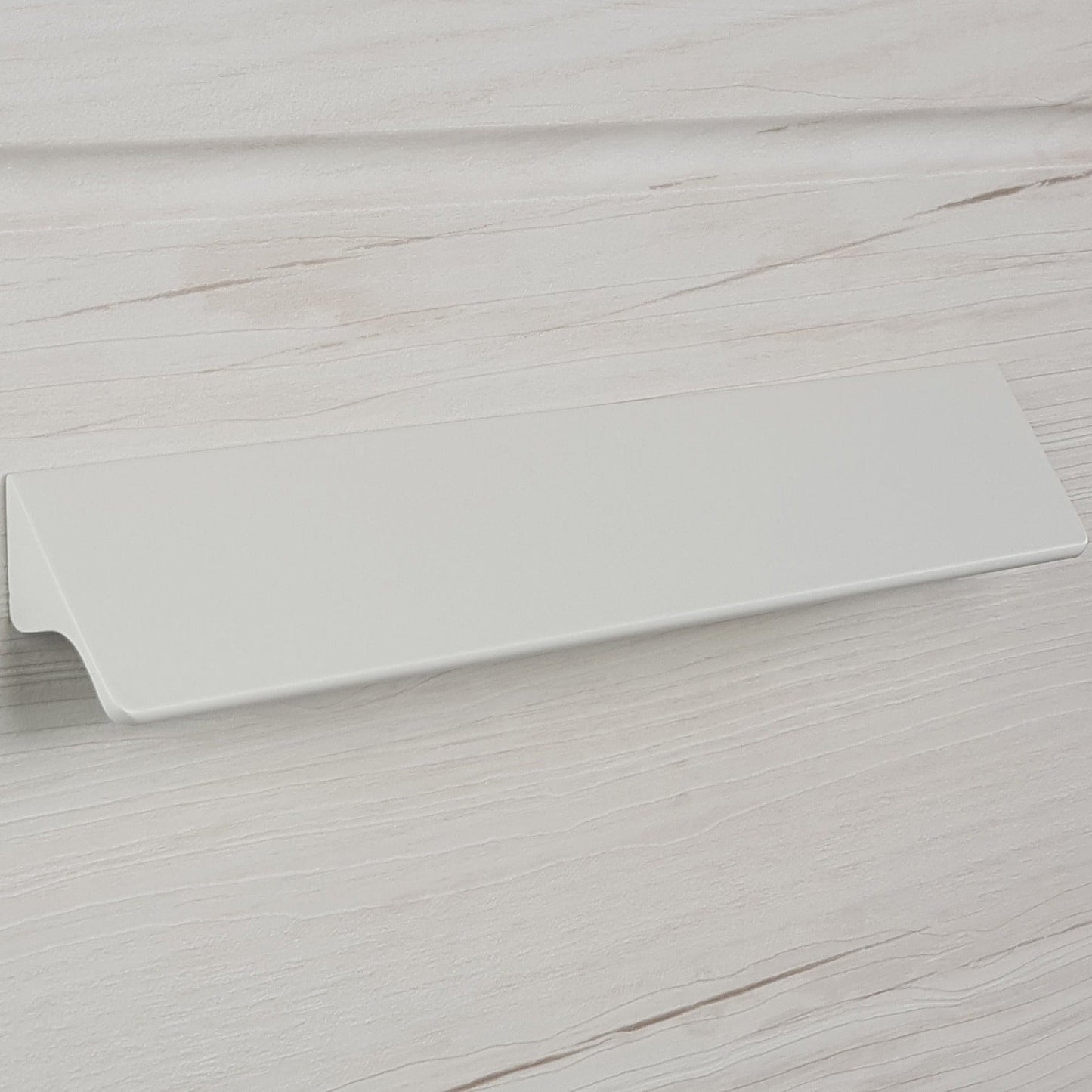 M4TEC Bar Pull Handle White Door, Drawer & Cupboard VE8 Dalry Series Pack of 10