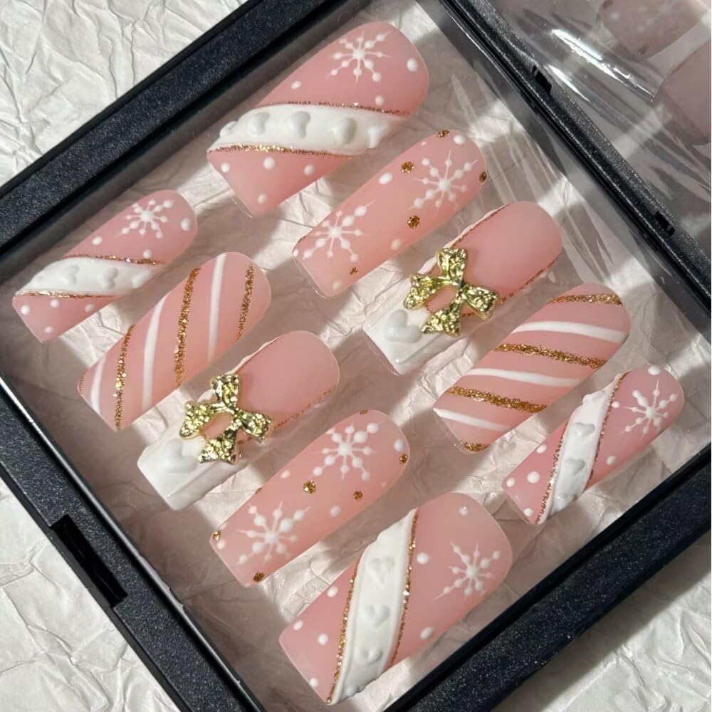 MAGLFELL Press On Nails - Handmade Square Nails with Snowflakes & Gold Plated Bow (10 Pcs, Size M)