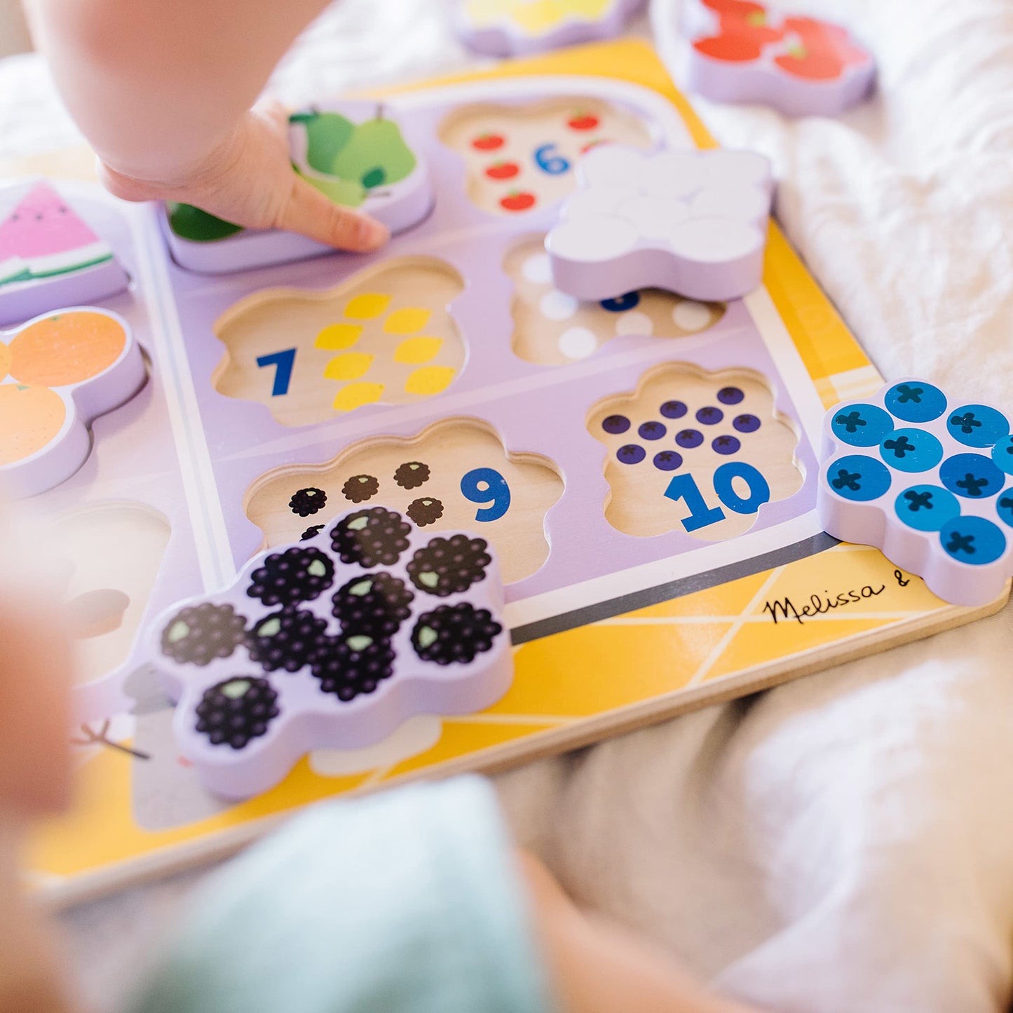 Melissa & Doug Blue's Clues & You! Wooden Fridge Food Puzzle (10 Pieces)