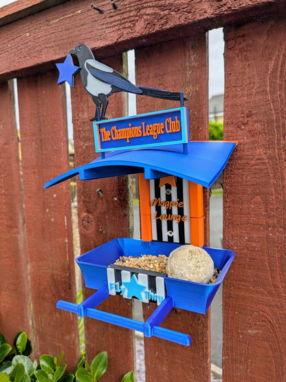 Newcastle United Garden Bird Feeding Station -  NUFC Magpies Garden Decor and Wild Bird Food Feeder Toon Army Gift for Fan