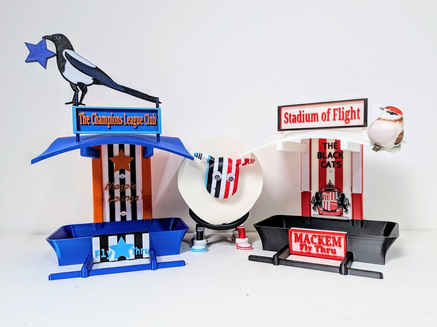 Newcastle United Garden Bird Feeding Station -  NUFC Magpies Garden Decor and Wild Bird Food Feeder Toon Army Gift for Fan
