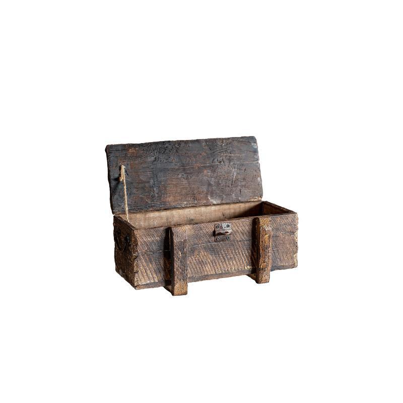 OX21 A Set Of Three Wood Handbags, Decoration