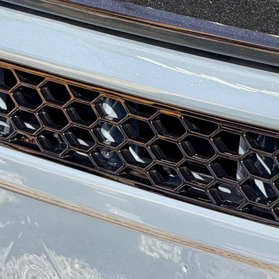 For Fiat Ducato Bumper Honeycomb - Gloss Black, No Parking Sensors Replacement