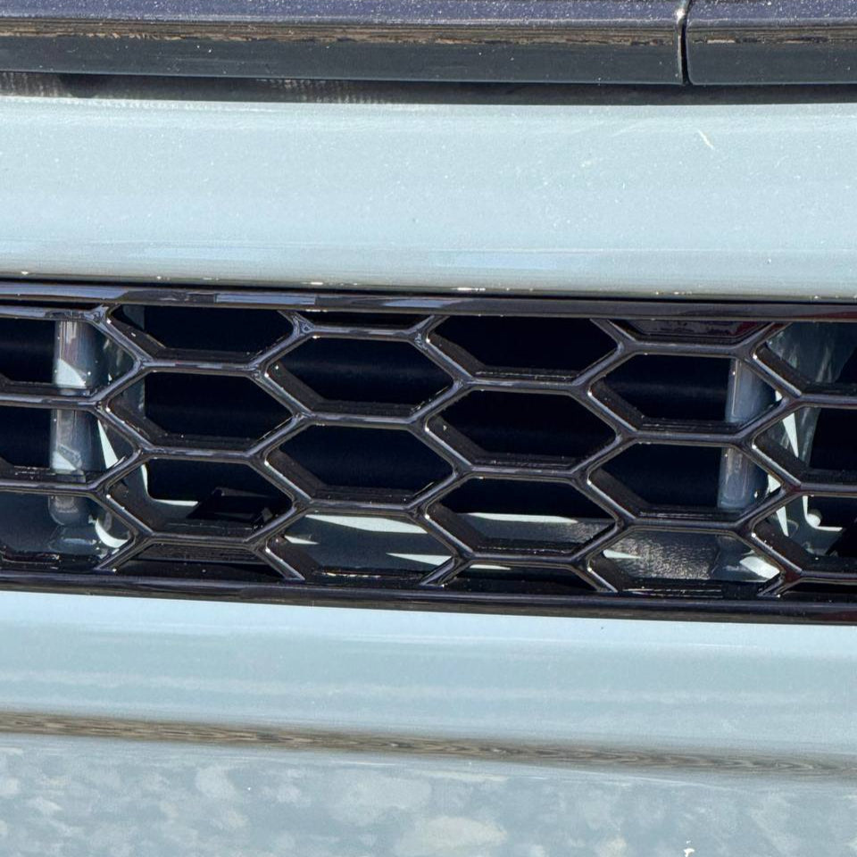 For Fiat Ducato Bumper Honeycomb - Gloss Black, No Parking Sensors Replacement