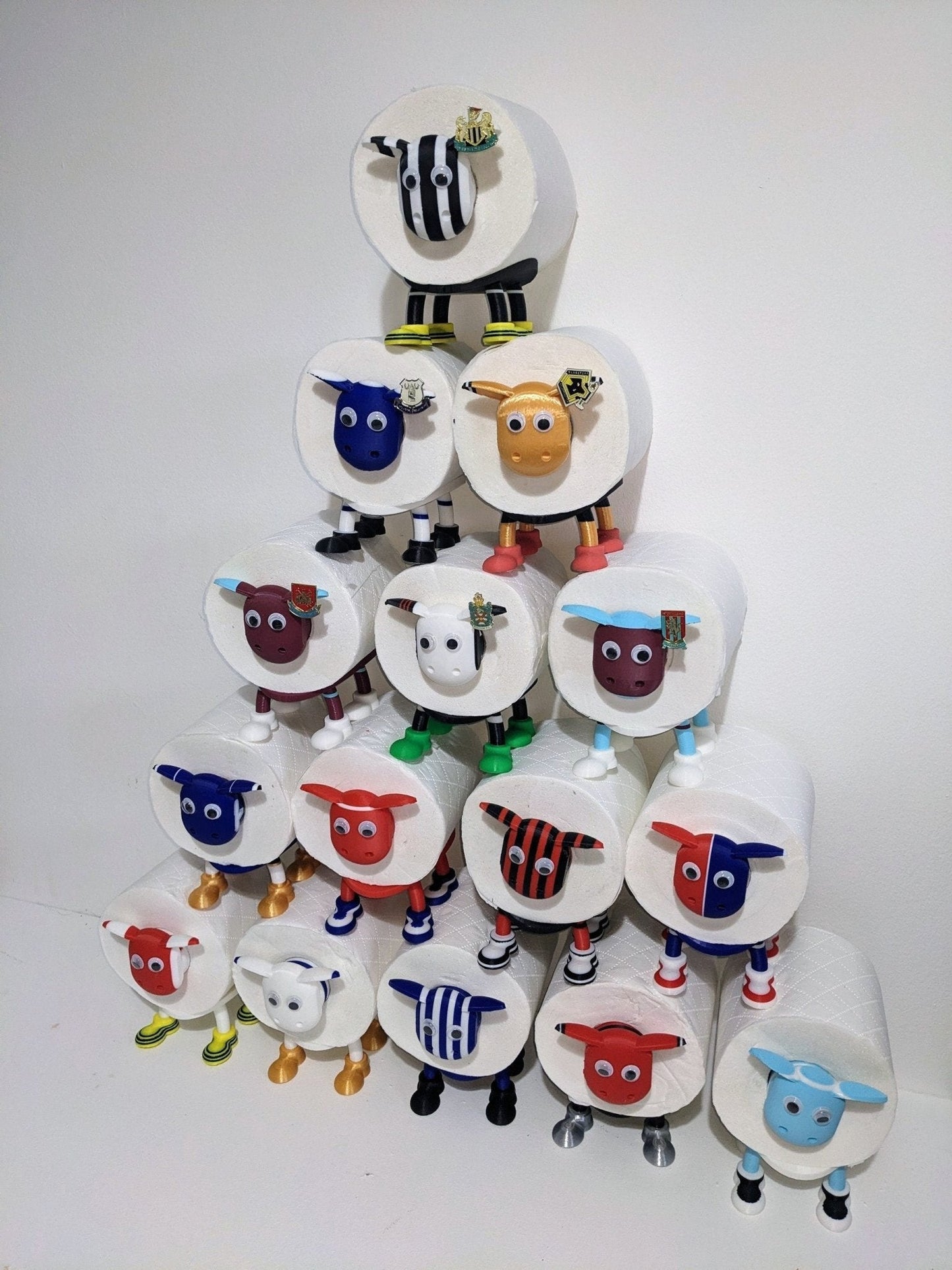 Premiersheep Manchester City Toilet Roll Holder – New 2025/26 Football Fan Gift – Universal Fit – Custom Boots