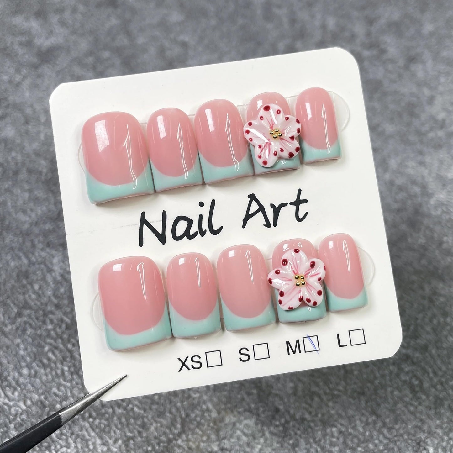 Qicaijia 3D Flower Press On Nails – Short Square Gel Nails with Green French Tip (Size M)