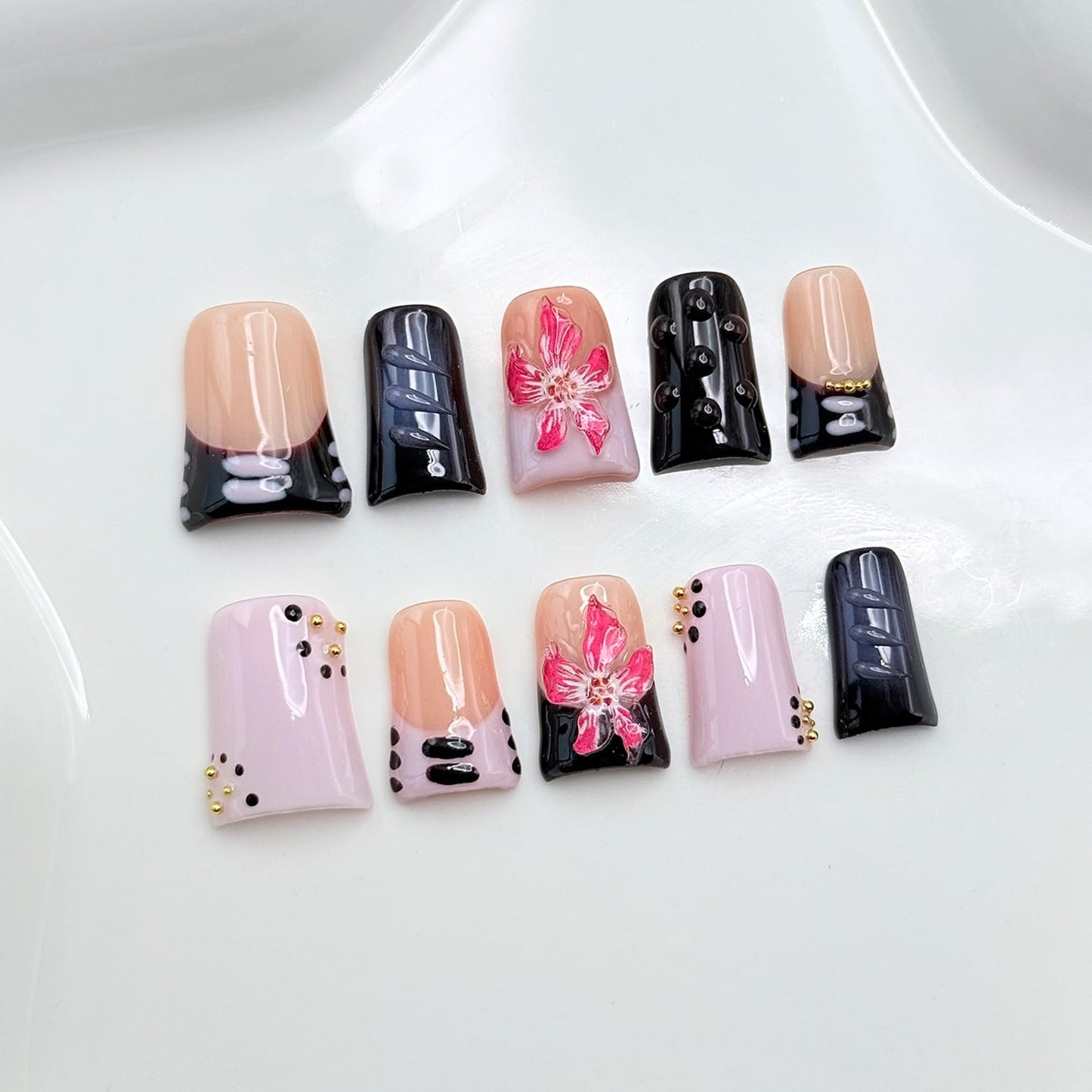 RIICFDD 10 Pcs Handmade Duck Press-On Nails – 3D Flower Gold Pearl Design (Size M)