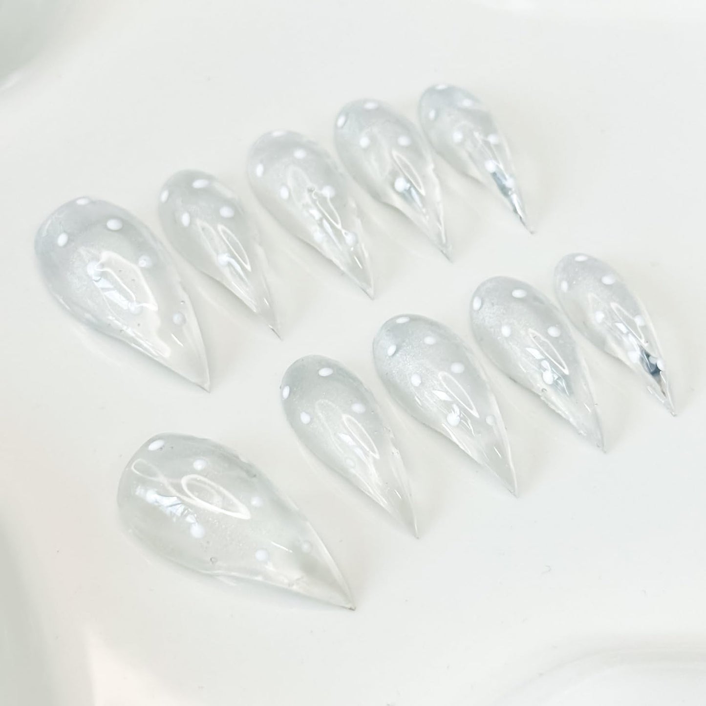 RIICFDD 10 Pcs Handmade Press-On Nails – Curved Short Eagle Claw with Glue Kit