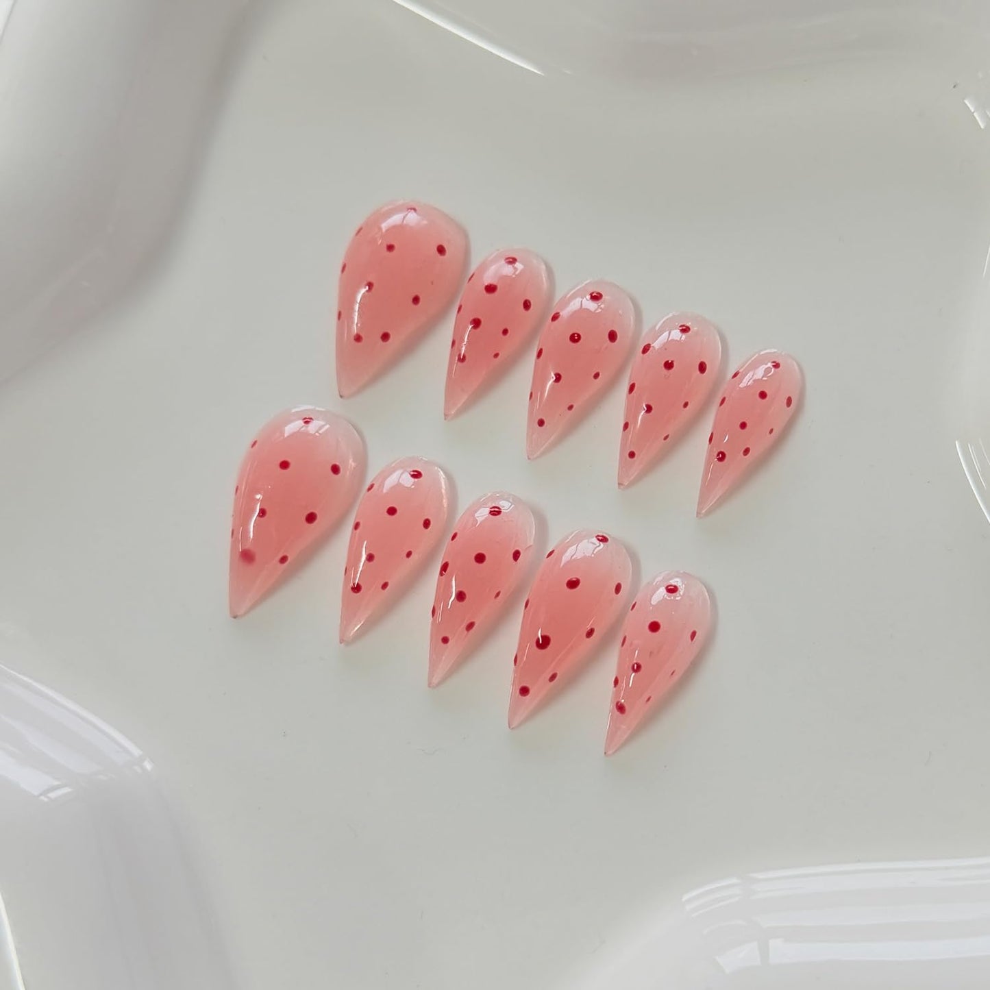 RIICFDD Handmade Curved Eagle Claw Press-On Nails – White, 24‑Piece Kit with Glue