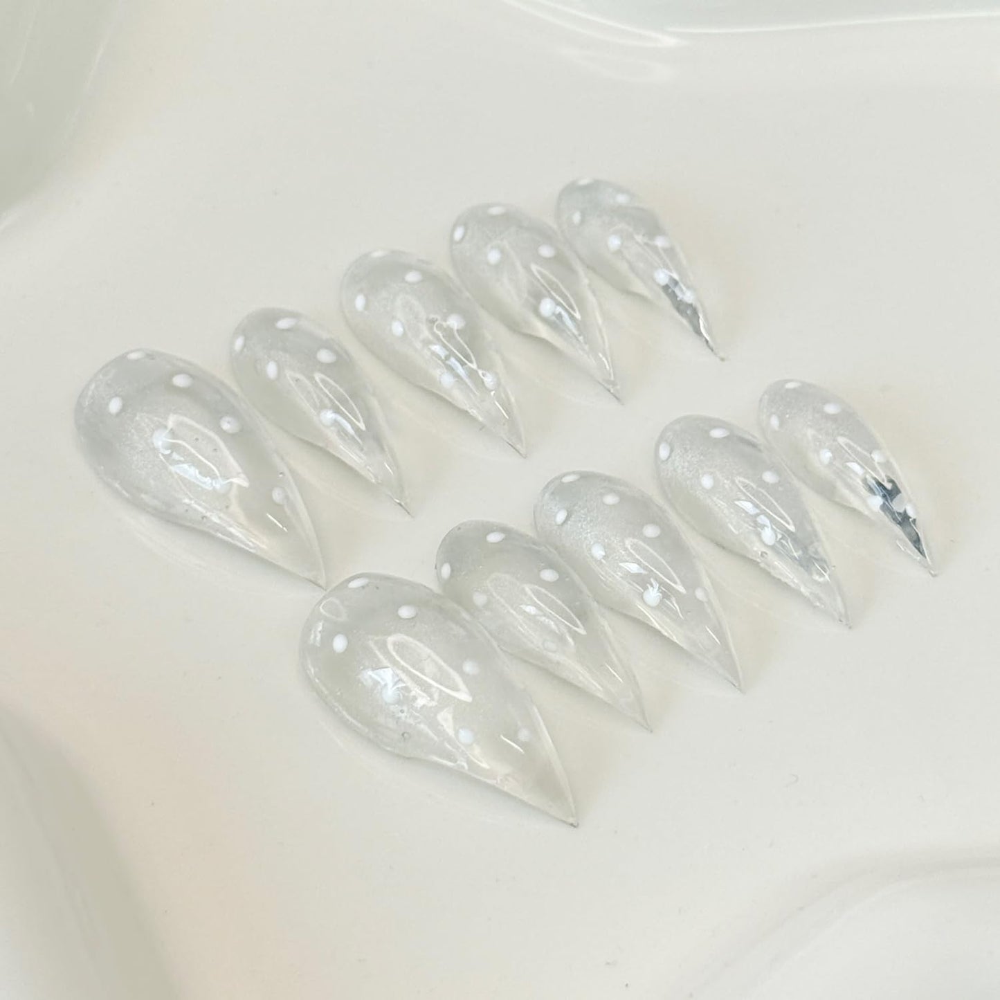 RIICFDD 10 Pcs Handmade Press-On Nails – Curved Short Eagle Claw with Glue Kit