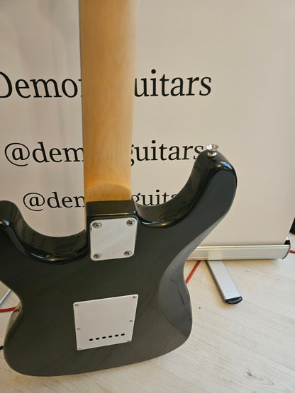 ST-750 Electric Guitar