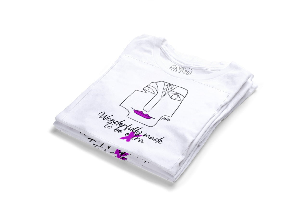WONDERFULLY MADE TO BE EXTRA - PURPLE LIP ON WHITE ECO TEE-SHIRT