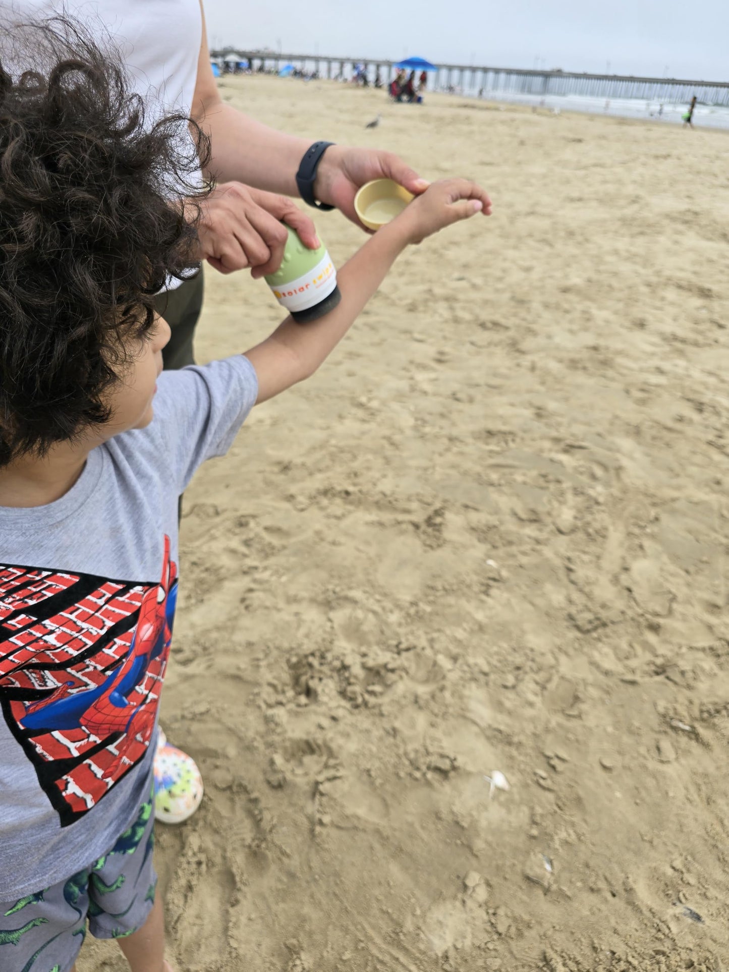 Solar Swipe Sunscreen Applicator – Portable, Refillable, Mess-Free for All Ages