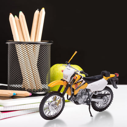 Welly Die Cast Suzuki RM250 Yellow 1:18 Scale Motorcycle – Collectible Dirt Bike Model