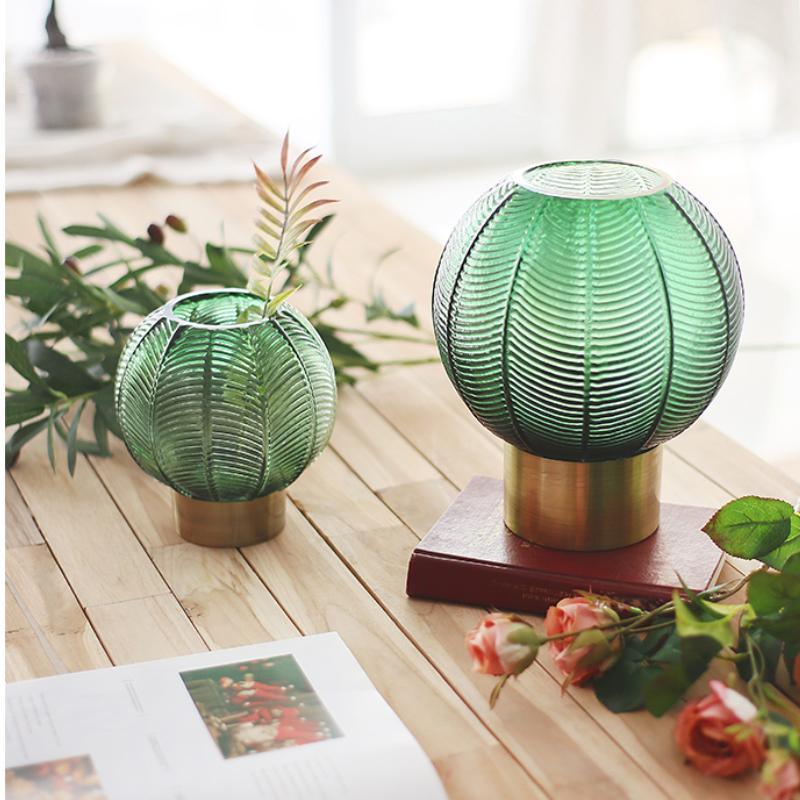 XI72 Decoration: Vase, Green