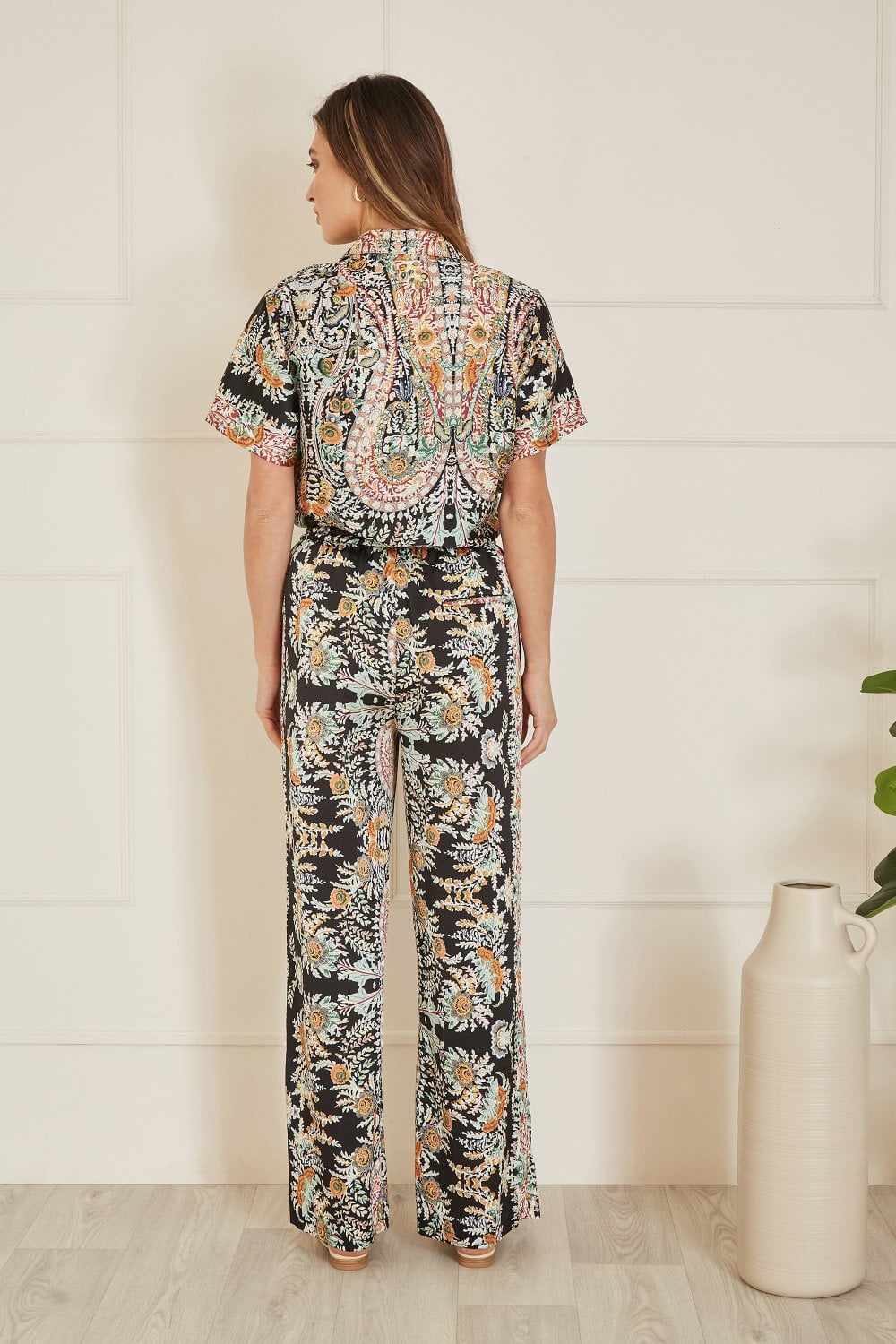Yumi Black Satin Paisley Print Short Sleeve Shirt